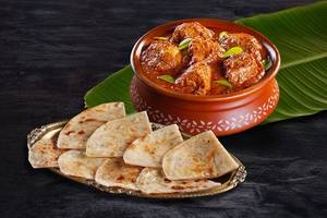 Royal South Special Curry with Breads Combo (Serves 1-2)