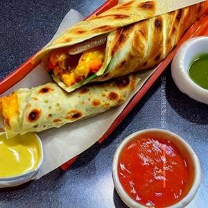 Peri peri cheese roll