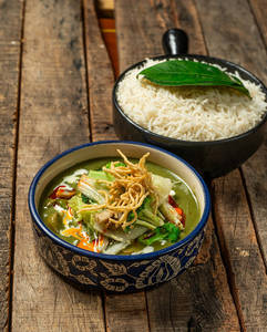 Steamed Rice With Thai Green Curry Veg