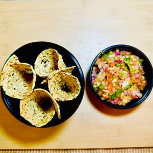 Masala Papad (4 Papad Rolls)