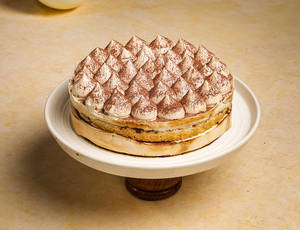 Tiramisu Cake