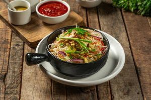 Egg And Chicken Hakka Noodles