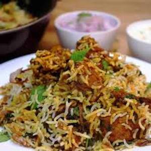 Hyderabadi dum pakka chicken biryani [1000 ml]