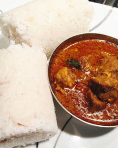 Puttu & Chicken Curry