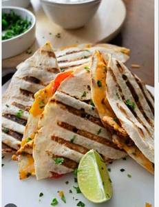Continental Chicken Fajitas Wrap 4 Triangles.