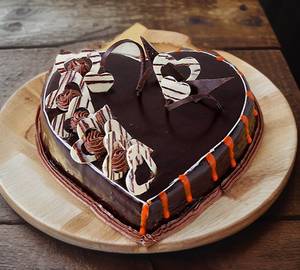 Heart shape chocolate cake