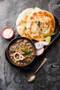 Chole Kulcha