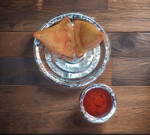 Samosa + Chatani (2 pcs)