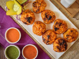 Tandoori Paneer Momos [ 8 Pieces ]