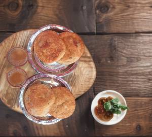 Pyaz Kachori (2 pcs) + Chai 2