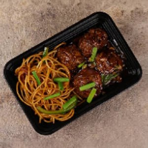 Veg Noodles With Manchurian [Serves 1]