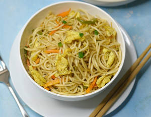 Egg Classic Hakka Noodles