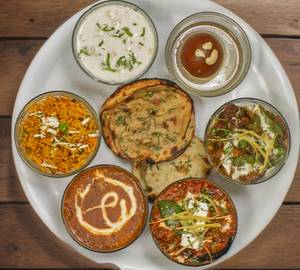 Chur chur Amrisari paneer naan thali