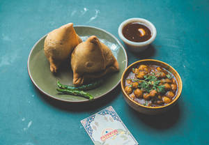 Samosa (2 Pcs) With Chole