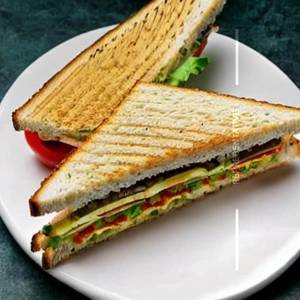 Vegetable club sandwich