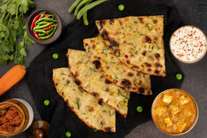 Aloo Pyaaz Kulcha