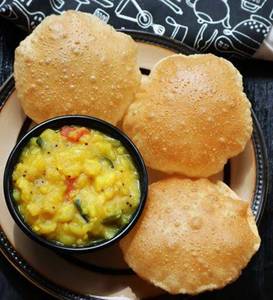 Poori with kilangu 3pcs