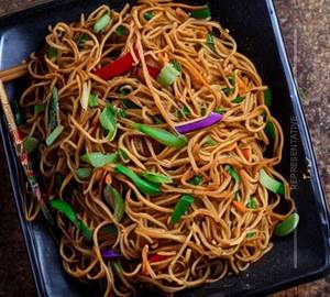Veg hakka noodles                                         