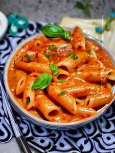 Mix sauce pasta