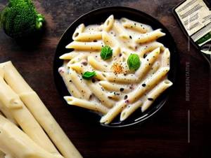 White Sauce Pasta