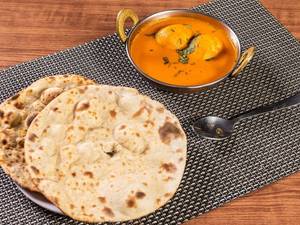Egg Curry + 2 Tandoori Roti