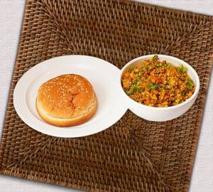 Egg Bhurji Bun