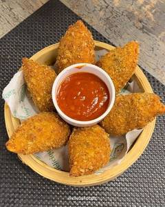 Cheese crispy / kurkure momos