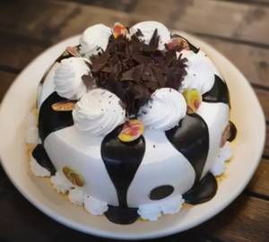 Black forest  crunch cake (500gm)