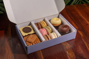 Signature Macaron Combo Box