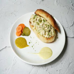 HD Roast Chicken garlic Mayo With Jalapenos