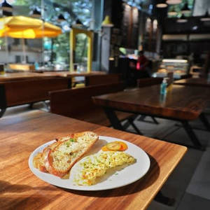 HD Roasted Mushroom & Cheese Omelette