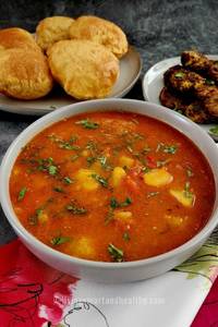 Masala Aloo with  4 Poori
