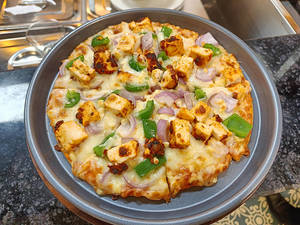 Tandoori Paneer Pizza