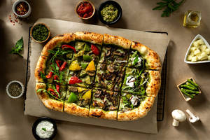 Veg Pizza Platter - Pesto Sauce