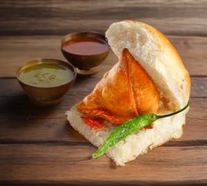 Samosa Masalapav (Jupiiter Kiitchen Special)