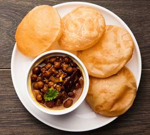 Chole Puri (3 Pcs)