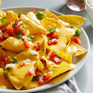 Nachos With Cheese Sauce