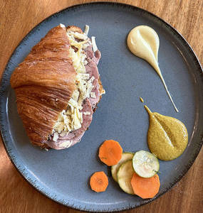 Hd Ham & Cheddar Croissant