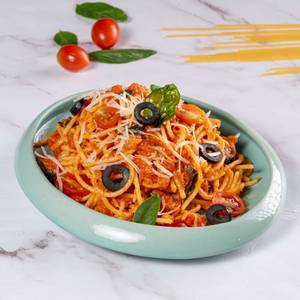 Spaghetti Pomodoro with Basil