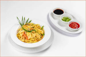 Vegetables and Egg Wok Tossed Noodles