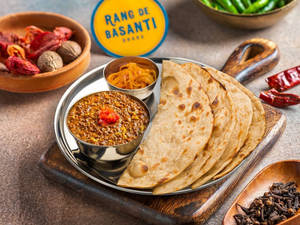 Kali Dal Anda Tadka - Tandoori Roti Or Rice