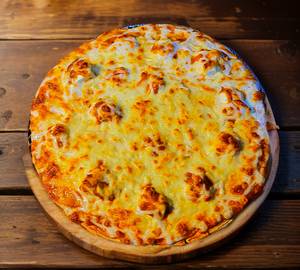 Makhani Paneer Pizza with 250 ml Coke