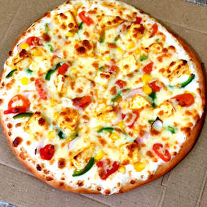 Achari Paneer Pizza