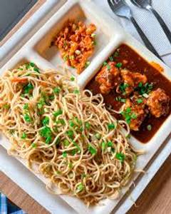 Chicken Chill With Chicken Hakka Noodles
