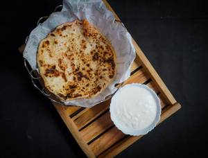 Aloo Parantha With Curd