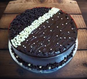 Mix Chocolate Chips Cake 500 Gm