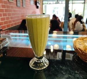 Avo Banana Smoothie
