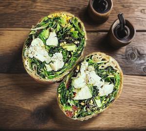 Egg Spinach Chicken Roll