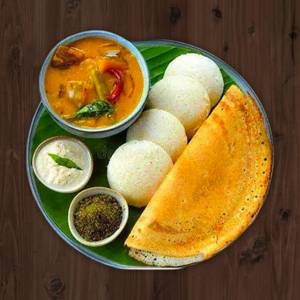 Small Idli ( 4 pieces ) with Chicken Keema Curry