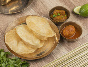 Luchi (3pcs) With Alu Dum(2pcs) And Egg Kosha (1pc)
